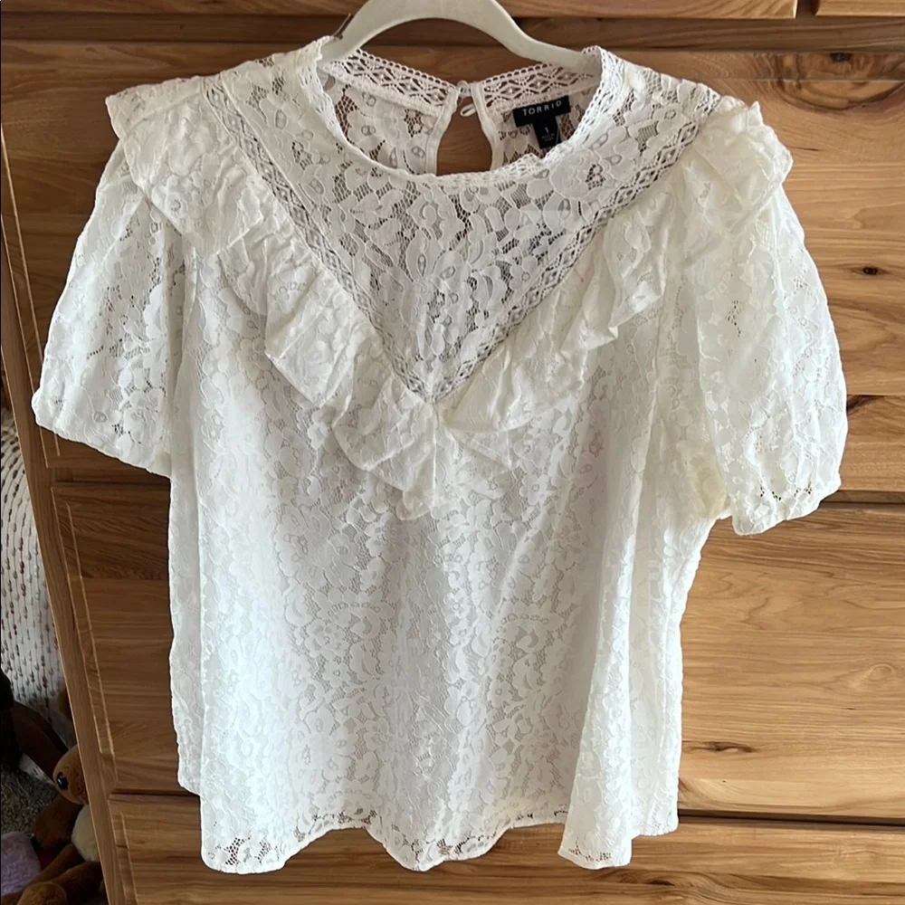 Torrid White Lace Ruffle Top - Picture 1 of 4